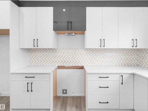 332 Roberts Wynd, Leduc, AB - Indoor Photo Showing Kitchen