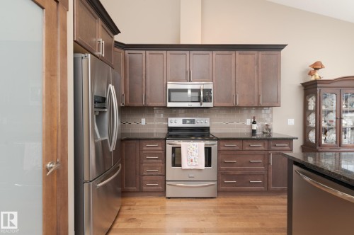 #207 50 Heatherglen Dr, Spruce Grove, AB - Indoor Photo Showing Kitchen With Upgraded Kitchen