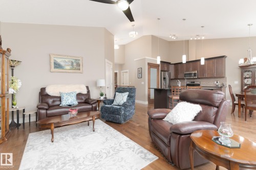 #207 50 Heatherglen Dr, Spruce Grove, AB - Indoor Photo Showing Living Room