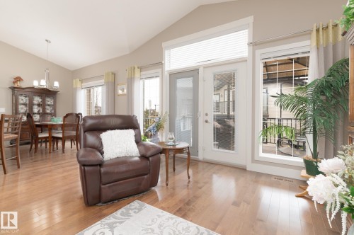 #207 50 Heatherglen Dr, Spruce Grove, AB - Indoor Photo Showing Living Room