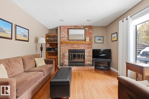 368 Ormsby Road W, Edmonton, AB 