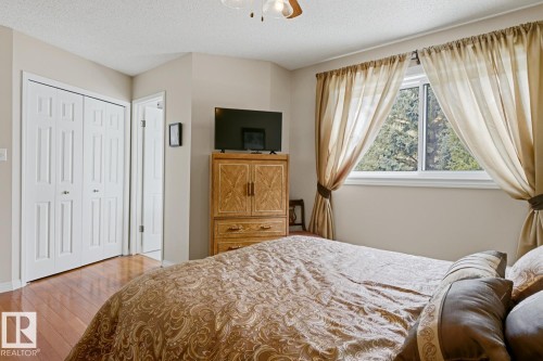 368 Ormsby Road W, Edmonton, AB 