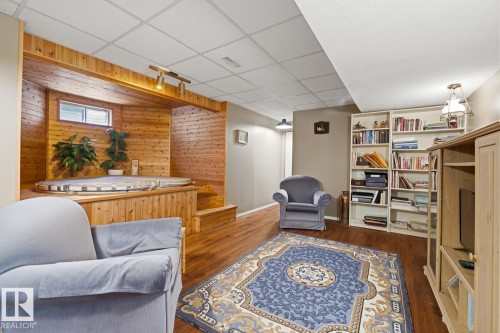 368 Ormsby Road W, Edmonton, AB 