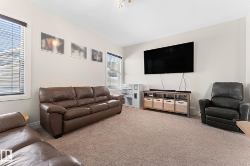 8 Spring Bay, Spruce Grove, AB - Indoor Photo Showing Living Room
