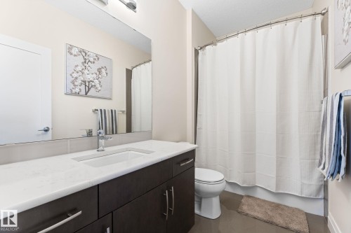 8 Spring Bay, Spruce Grove, AB - Indoor Photo Showing Bathroom