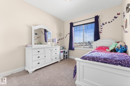 8 Spring Bay, Spruce Grove, AB - Indoor Photo Showing Bedroom