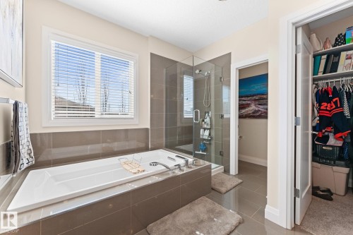 8 Spring Bay, Spruce Grove, AB - Indoor Photo Showing Bathroom