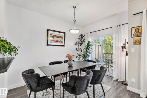 17 3103 Hilton Drive, Edmonton, AB - Indoor Photo Showing Dining Room