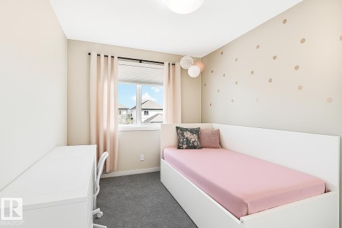 17 3103 Hilton Drive, Edmonton, AB - Indoor Photo Showing Bedroom