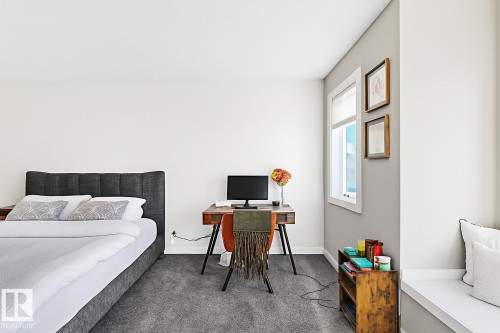 17 3103 Hilton Drive, Edmonton, AB - Indoor Photo Showing Bedroom