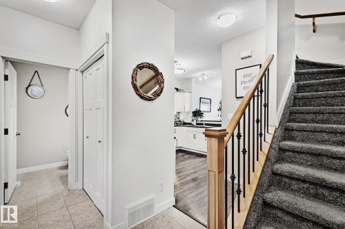 17 3103 Hilton Drive, Edmonton, AB - Indoor Photo Showing Other Room