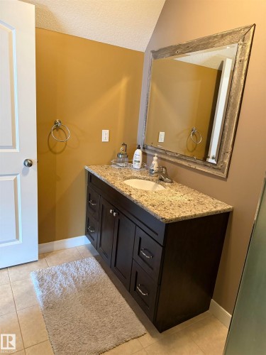 9621 100 Ave, Lac La Biche, AB - Indoor Photo Showing Bathroom