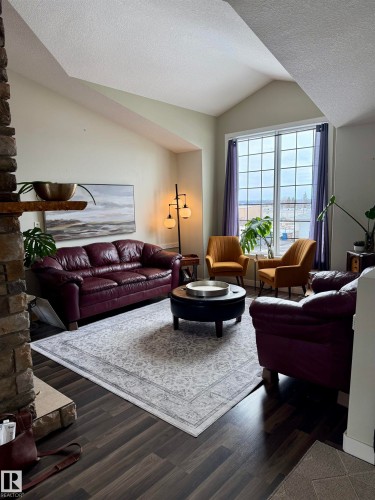 9621 100 Ave, Lac La Biche, AB - Indoor Photo Showing Living Room