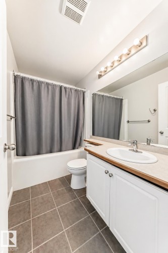 Edmonton, AB - Indoor Photo Showing Bathroom