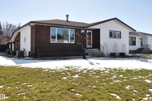 5319 47A Street  Wetaskiwin, AB T9A 1G1