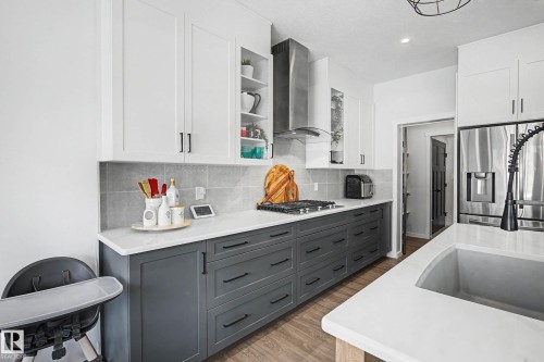 34 Riverhill Crescent, St. Albert, AB - Indoor Photo Showing Kitchen