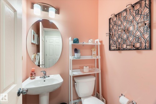 4320 Prowse Link Link, Edmonton, AB - Indoor Photo Showing Bathroom