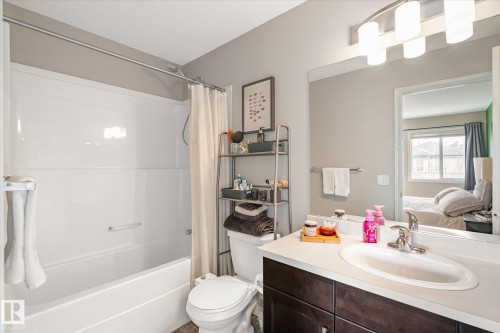 4320 Prowse Link Link, Edmonton, AB - Indoor Photo Showing Bathroom