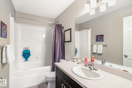 4320 Prowse Link Link, Edmonton, AB - Indoor Photo Showing Bathroom