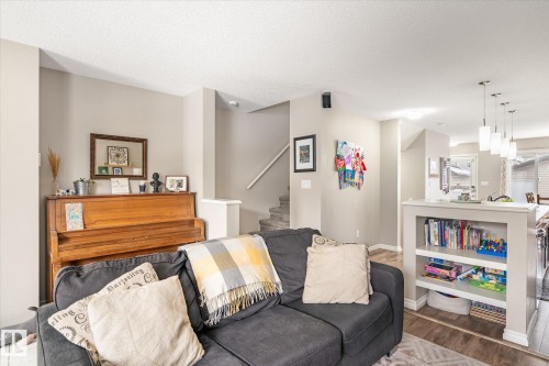4320 Prowse Link Link, Edmonton, AB - Indoor Photo Showing Living Room