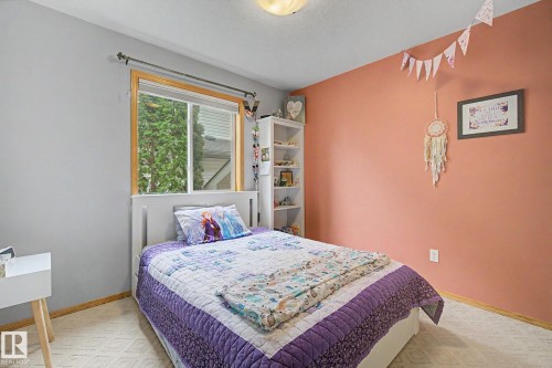807 Oakland Place, Devon, AB - Indoor Photo Showing Bedroom