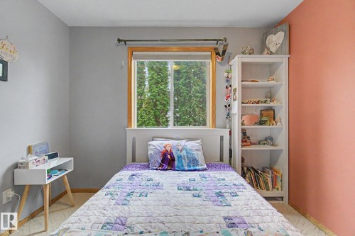 807 Oakland Place, Devon, AB - Indoor Photo Showing Bedroom