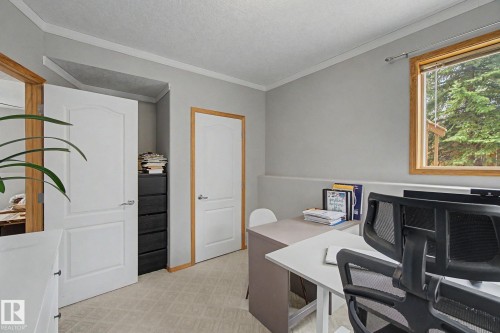 807 Oakland Place, Devon, AB - Indoor