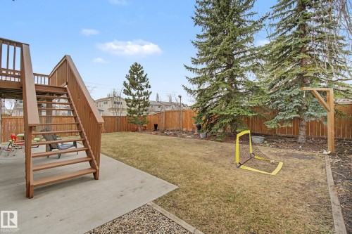 807 Oakland Place, Devon, AB - Outdoor