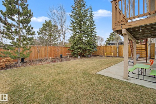 807 Oakland Place, Devon, AB - Outdoor