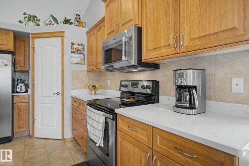 807 Oakland Place, Devon, AB - Indoor Photo Showing Kitchen