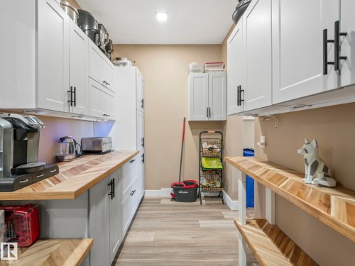 6210 53 Avenue, Beaumont, AB - Indoor