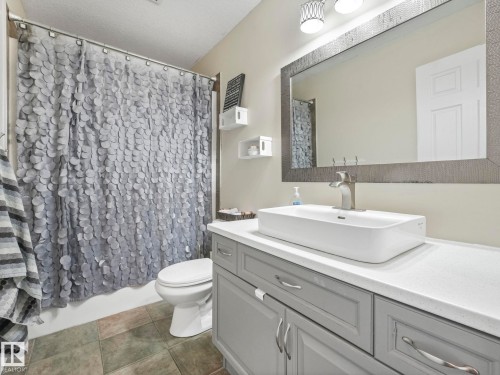 6210 53 Avenue, Beaumont, AB - Indoor Photo Showing Bathroom