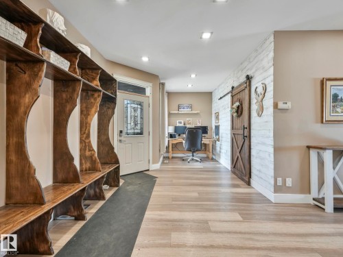 6210 53 Avenue, Beaumont, AB - Indoor