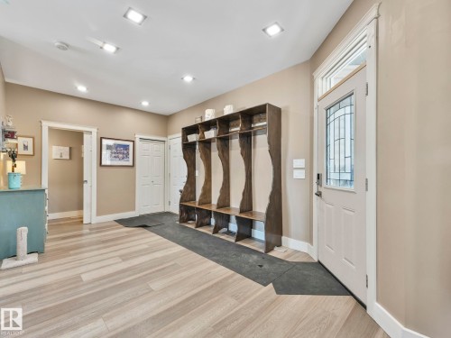 6210 53 Avenue, Beaumont, AB - Indoor