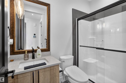 16615 32 Avenue, Edmonton, AB - Indoor Photo Showing Bathroom