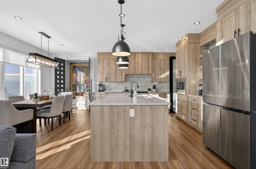 16615 32 Avenue, Edmonton, AB - Indoor Photo Showing Kitchen With Upgraded Kitchen