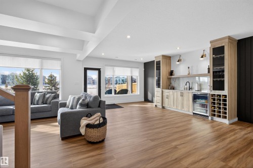 16615 32 Avenue, Edmonton, AB - Indoor Photo Showing Living Room
