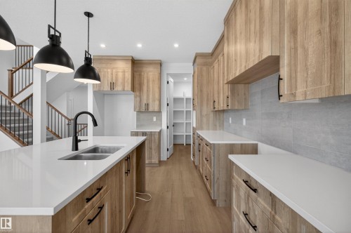 16716 34 Avenue, Edmonton, AB - Indoor Photo Showing Kitchen With Double Sink With Upgraded Kitchen