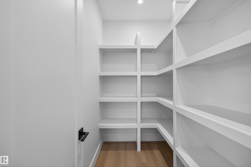 16716 34 Avenue, Edmonton, AB - Indoor With Storage
