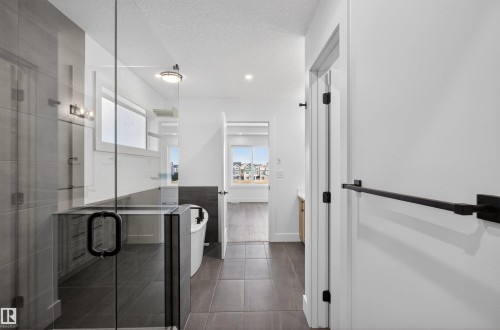 16716 34 Avenue, Edmonton, AB - Indoor Photo Showing Bathroom