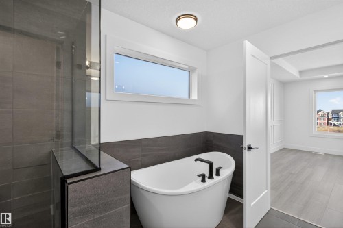 16716 34 Avenue, Edmonton, AB - Indoor Photo Showing Bathroom