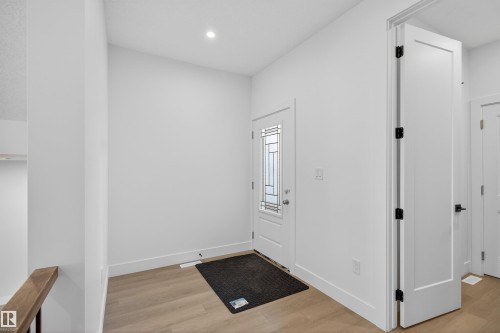 16716 34 Avenue, Edmonton, AB - Indoor Photo Showing Other Room