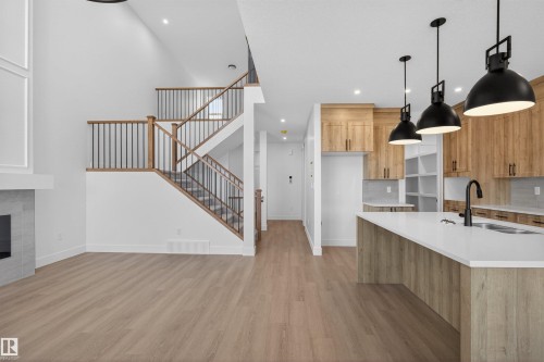 16716 34 Avenue, Edmonton, AB - Indoor Photo Showing Kitchen