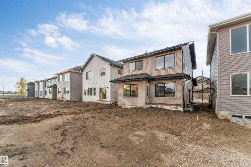 935 18 Avenue, Edmonton, AB - Outdoor