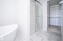 935 18 Avenue, Edmonton, AB  - Indoor Photo Showing Bathroom 