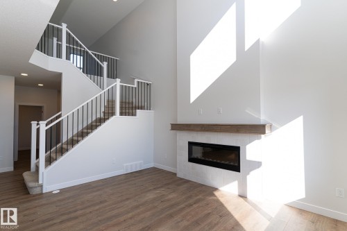 935 18 Avenue, Edmonton, AB - Indoor With Fireplace