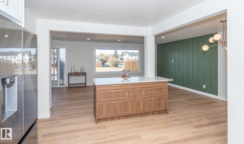 6807 98A Avenue, Edmonton, AB - Indoor Photo Showing Other Room