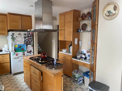 8812 146 Street, Edmonton, AB - Indoor Photo Showing Kitchen