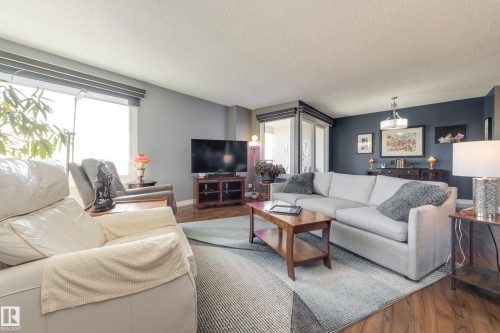 1406 12303 Jasper Avenue, Edmonton, AB - Indoor Photo Showing Living Room