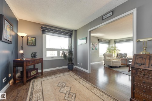 1406 12303 Jasper Avenue, Edmonton, AB - Indoor